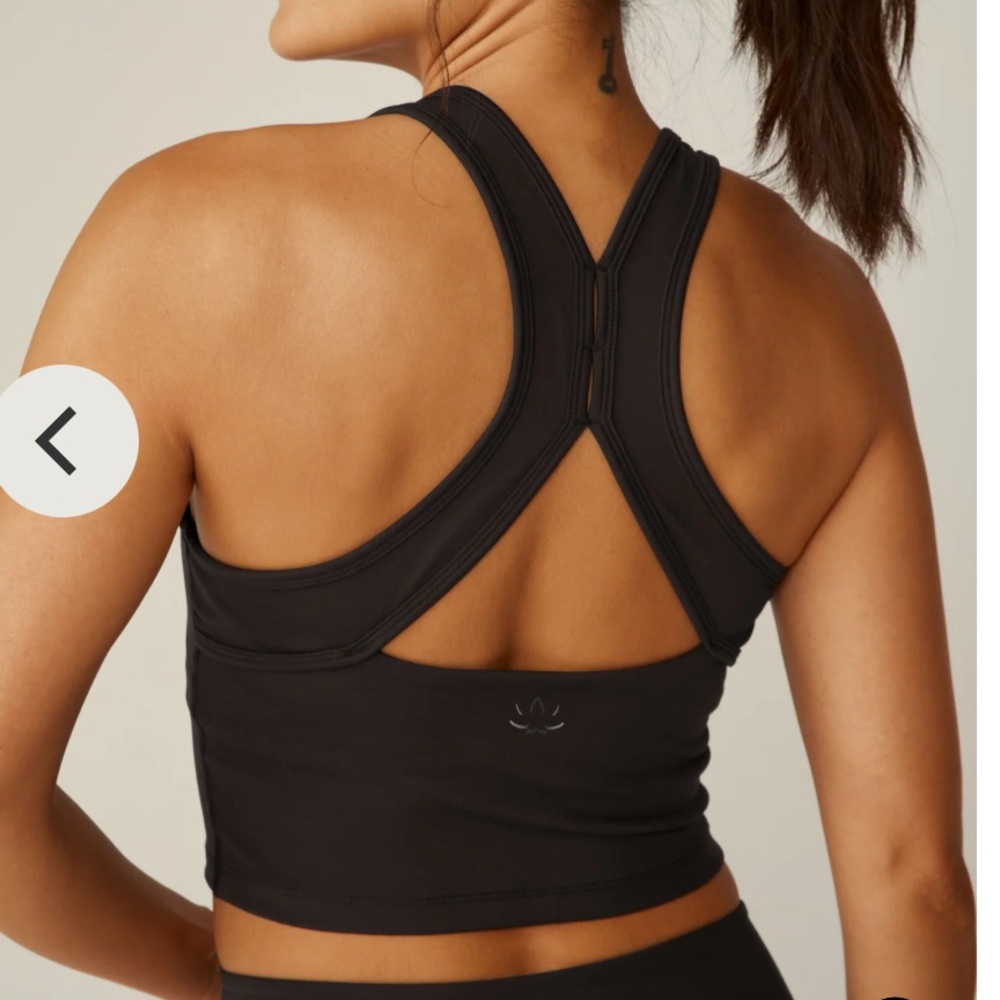 Beyond Yoga POWERBEYOND™ Strive Cropped Tank - Retro Red - Picture 6 of 6